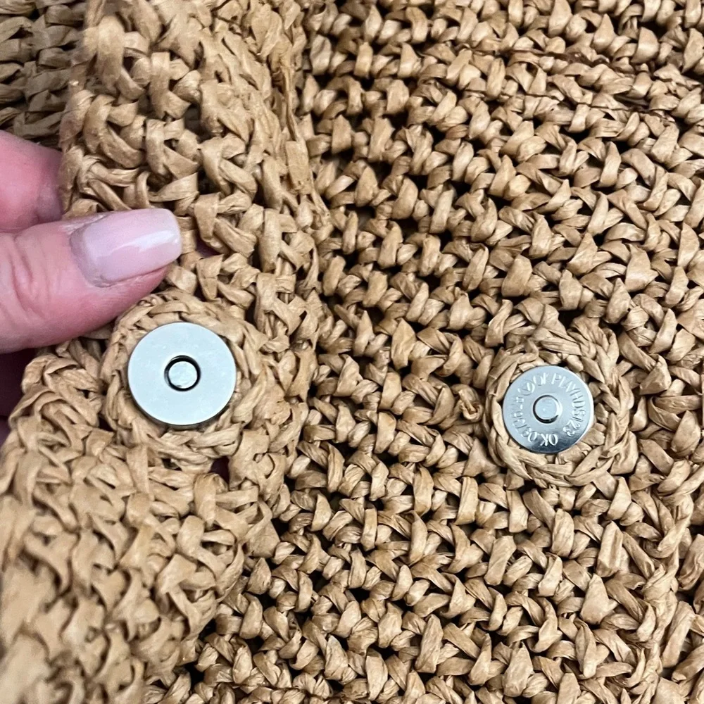 Elegant Tan Woven Tote Bag - Picture 3 of 7
